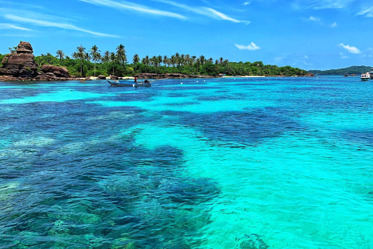 Beautiful coral reefs at Dam Ngang Island